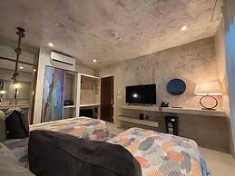 Simple & Luxury