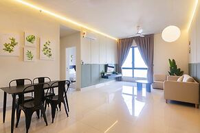Modern 2BR Stay, Pool, Near Jonker St Melaka