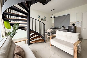 Modern Duplex Stay Near Jonker St