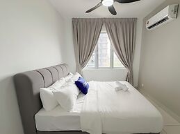Aurora Residence by Manhattan Group