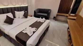 Hotel Bhagwati Grand