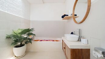 Villa Victoria 2 by Villa Finder