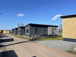 Stylish Beachside Lodge for 6