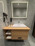 Auris Hotel&Restobar