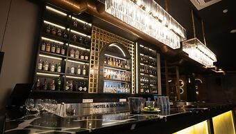 Auris Hotel&Restobar