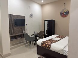 Shri Awadh Hotel