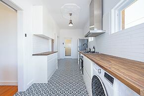 The Largs Lookout - Modern Apartment