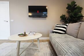 Modern 5BR Home new