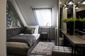 Central Passage Hotel