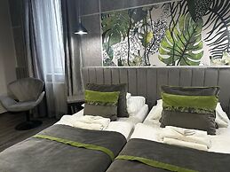 Central Passage Hotel