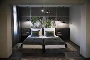 Central Passage Hotel