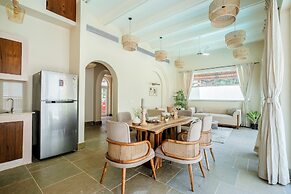 Staymaster White Castle-4BHK