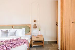 Staymaster White Castle-4BHK