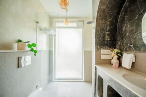 Staymaster White Castle-4BHK