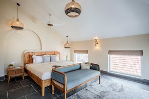 Staymaster White Castle-4BHK