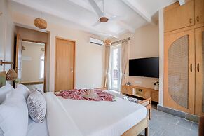 Staymaster White Castle-4BHK