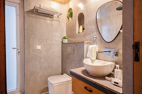 Staymaster White Castle-4BHK
