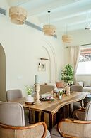 Staymaster White Castle-4BHK