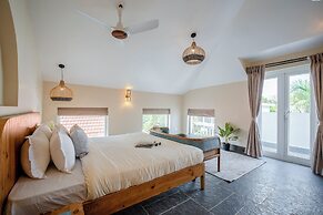 Staymaster White Castle-4BHK