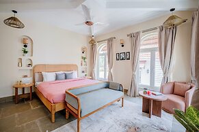 Staymaster White Castle-4BHK