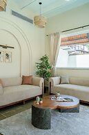 Staymaster White Castle-4BHK