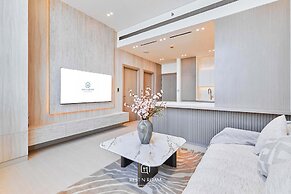 Upscale 1BR With Jacuzzi Prime Location in JVC