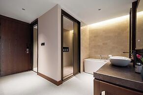Chongqing Menghua Lushe Hotel