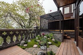Chongqing Menghua Lushe Hotel