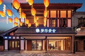 Chongqing Menghua Lushe Hotel