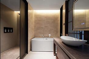 Chongqing Menghua Lushe Hotel