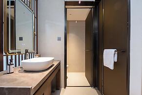 Chongqing Menghua Lushe Hotel