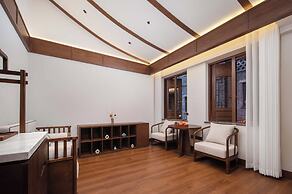 Chongqing Menghua Lushe Hotel
