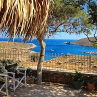 Tainaros Rooms - Beachfront Sunny Getaway