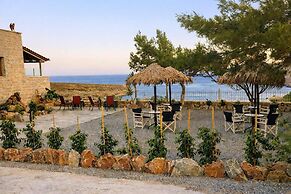 Tainaros Rooms - Beachfront Summer Getaway
