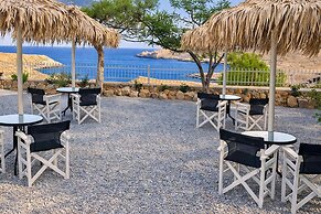 Tainaros Rooms - Beachfront Cozy Getaway
