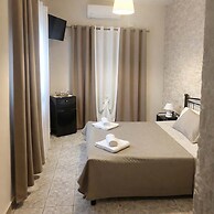 Tainaros Rooms - Beachfront Cozy Getaway