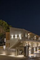 Kiva Luxury Suites & Villas