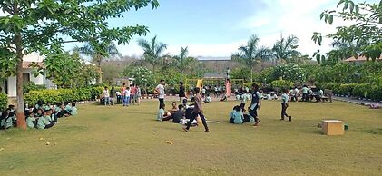 Vanray Farm And Resort