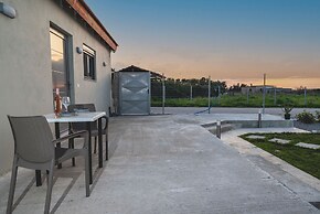Paradisi Sea Escape Near the Beach