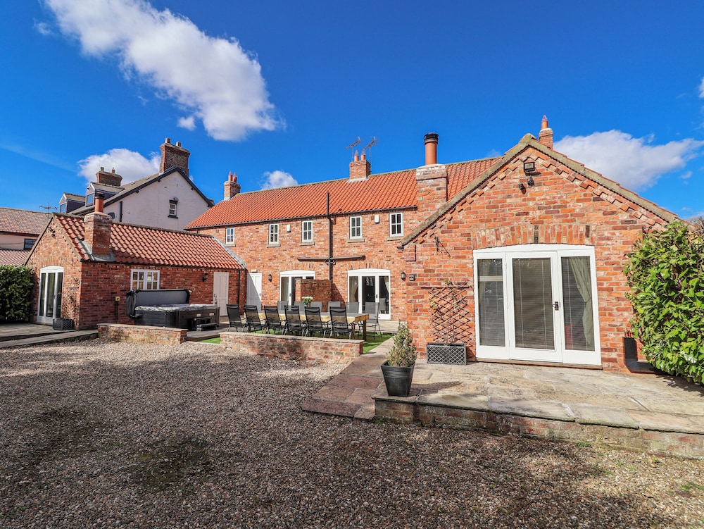 Champagne Cottage