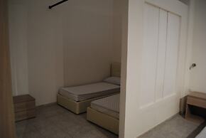 Luxar Room