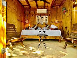 Straw hat suites La punta