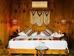 Straw hat suites La punta