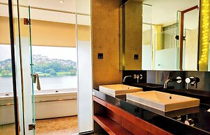 Baiyun Lakeside Hotel