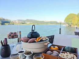 Baiyun Lakeside Hotel