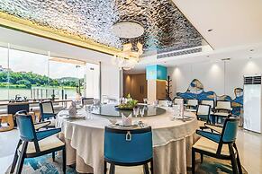 Baiyun Lakeside Hotel