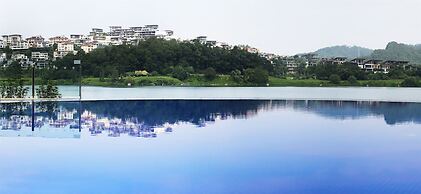 Baiyun Lakeside Hotel