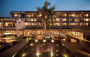 Baiyun Lakeside Hotel