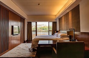 Baiyun Lakeside Hotel