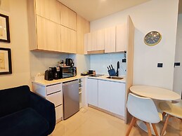 Seaview Bliss Studio - Tropical Elegance